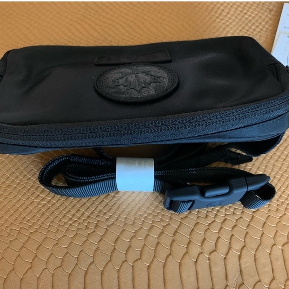 NWT Lululemon Future Legacy Mini Belt Bag - Picture 2 of 4